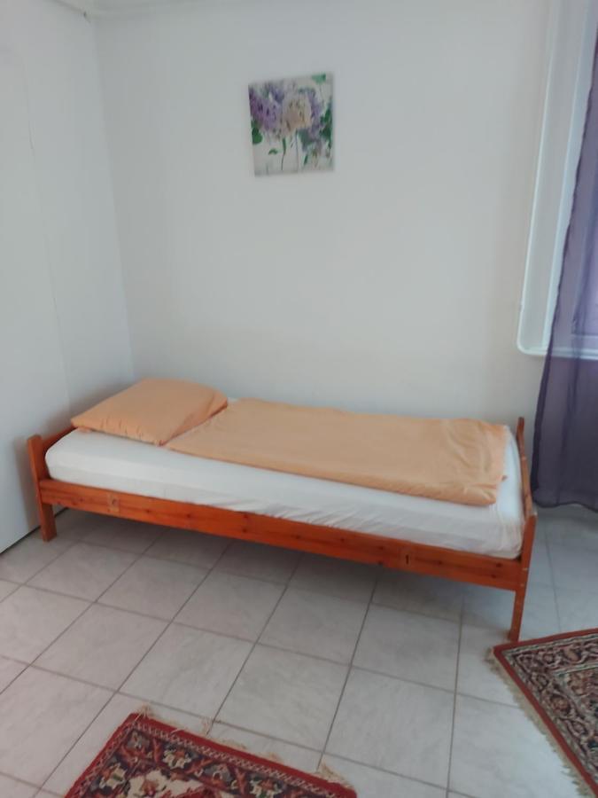 Malomtavi Vendeghaz Hotel Tapolca Ngoại thất bức ảnh